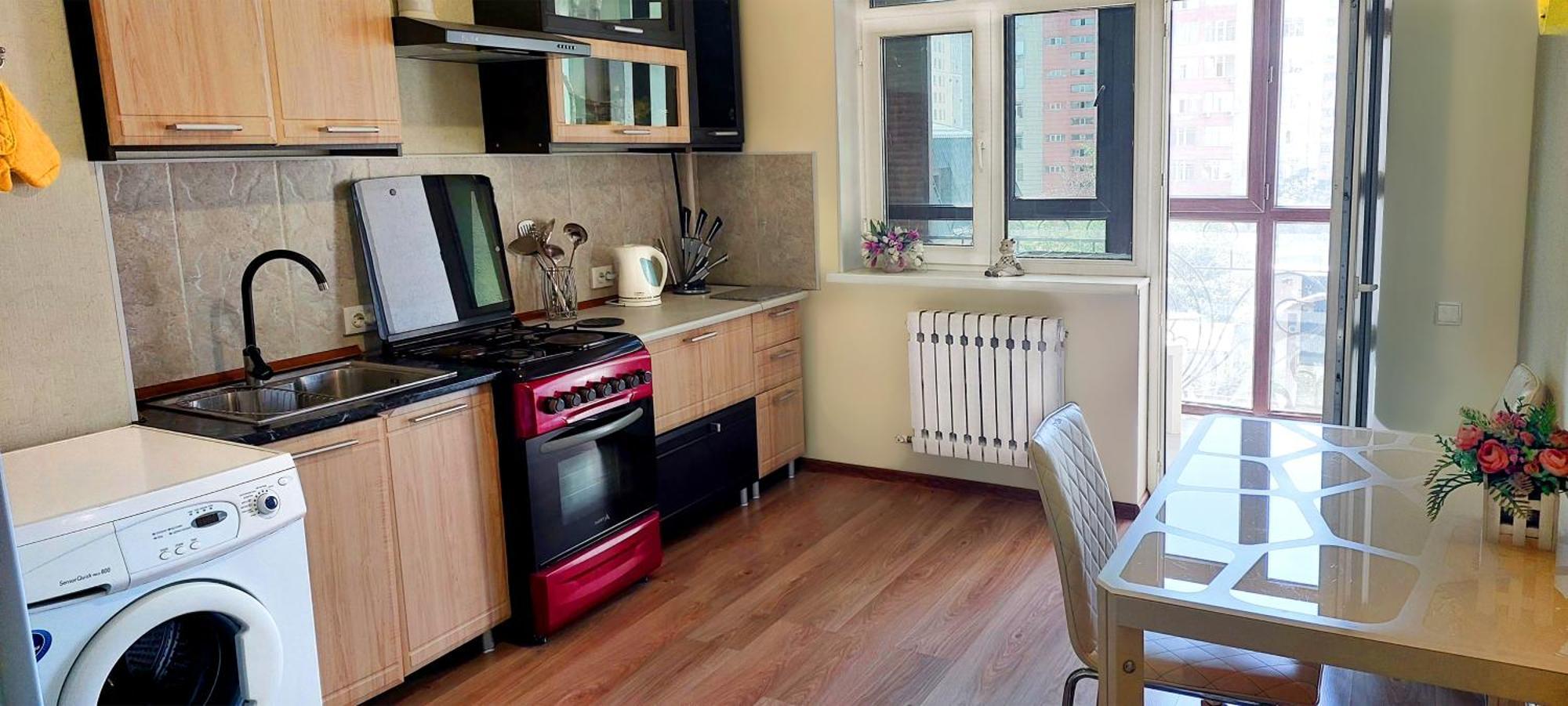 Apartment With Panoramic View In The Center ビシュケク エクステリア 写真